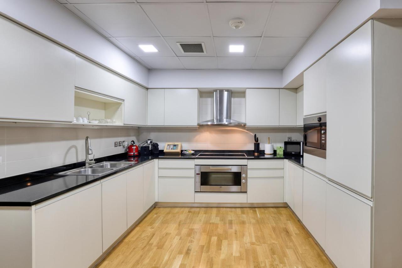 2 Bedroom App With Private Beach And Infinity Pool Apartment Dubai